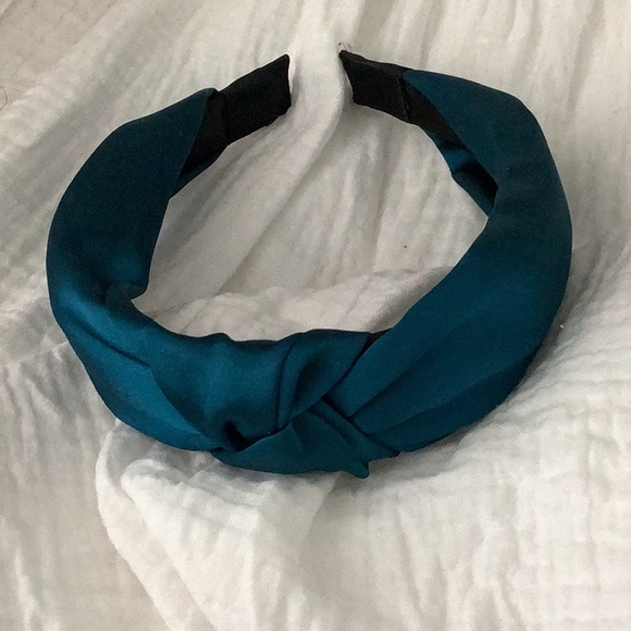 Set of 5 Women’s Satin Knotted Headbands Never Worn - Picture 6 of 6